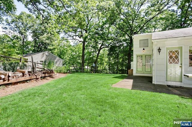 908 N Monroe Street, Midland Park, NJ 07432