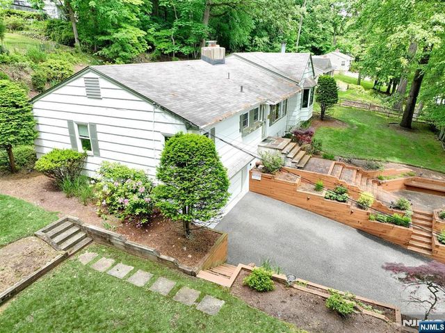 908 N Monroe Street, Midland Park, NJ 07432