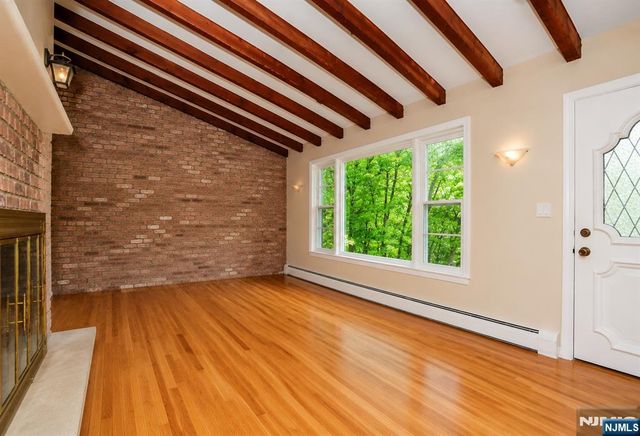 908 N Monroe Street, Midland Park, NJ 07432