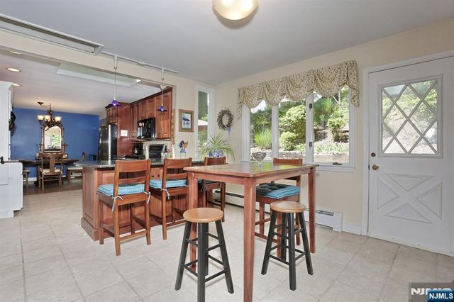 908 N Monroe Street, Midland Park, NJ 07432