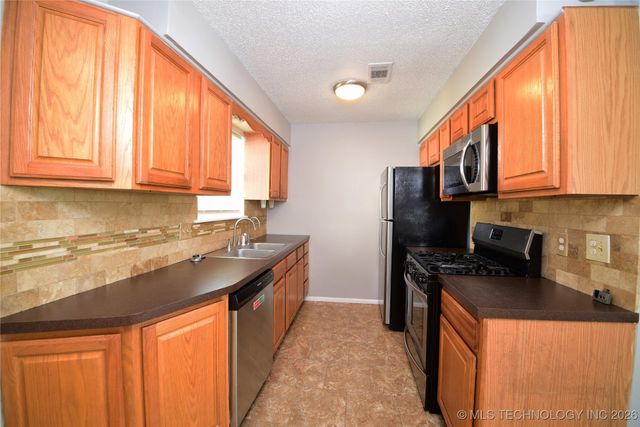 2485 S 127th East Avenue, Tulsa, OK 74129