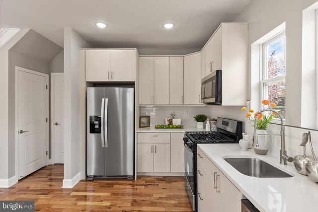 1217 CHESTNUT ST, Burlington, NJ 08016