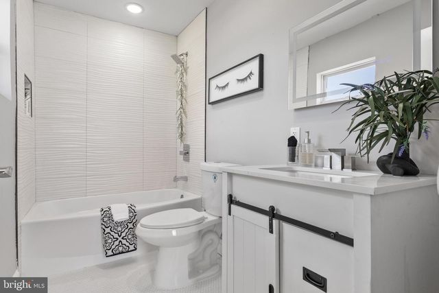 1217 CHESTNUT ST, Burlington, NJ 08016