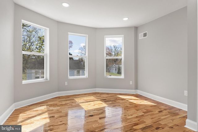 1217 CHESTNUT ST, Burlington, NJ 08016
