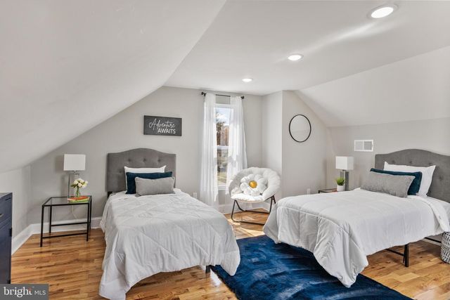 1217 CHESTNUT ST, Burlington, NJ 08016