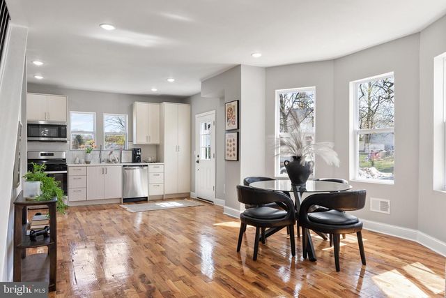 1217 CHESTNUT ST, Burlington, NJ 08016