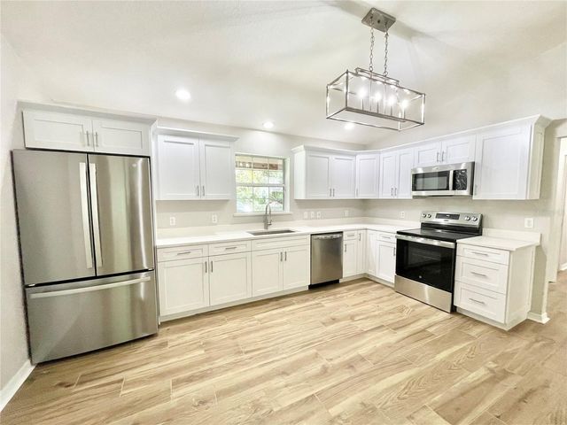 3648 NW 7TH PLACE, Gainesville, FL 32607