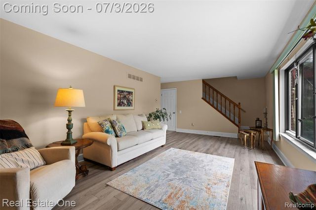 42185 Lochmoor Street, Clinton Township, MI 48038
