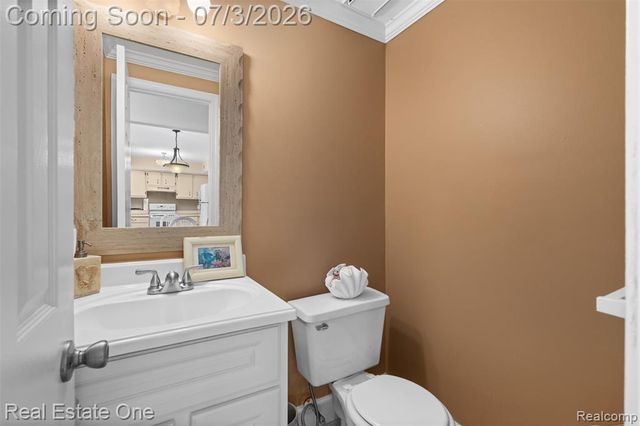 42185 Lochmoor Street, Clinton Township, MI 48038