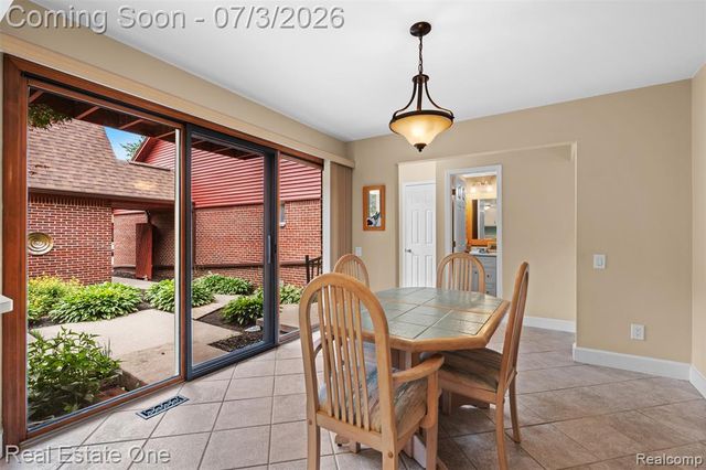 42185 Lochmoor Street, Clinton Township, MI 48038