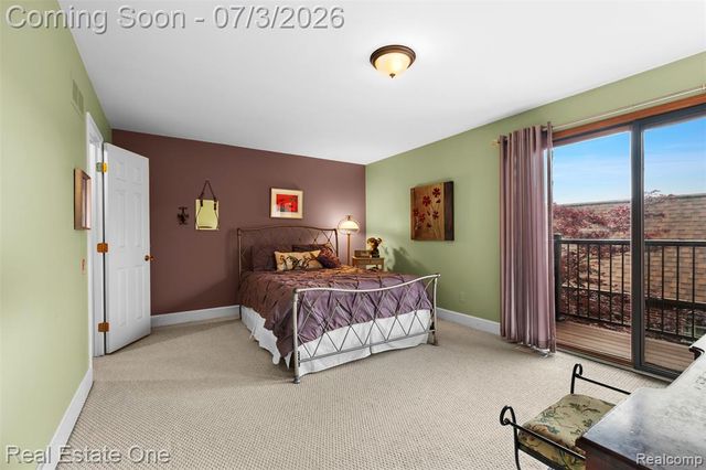 42185 Lochmoor Street, Clinton Township, MI 48038