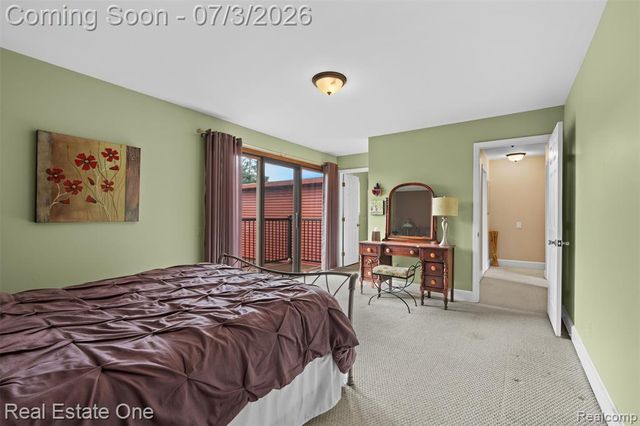 42185 Lochmoor Street, Clinton Township, MI 48038