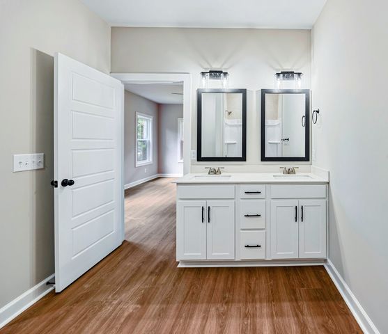 352 Pulley St, Erin, TN 37061
