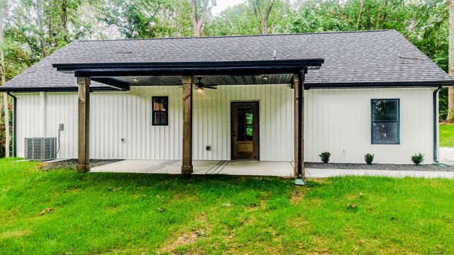 352 Pulley St, Erin, TN 37061