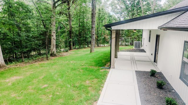 352 Pulley St, Erin, TN 37061