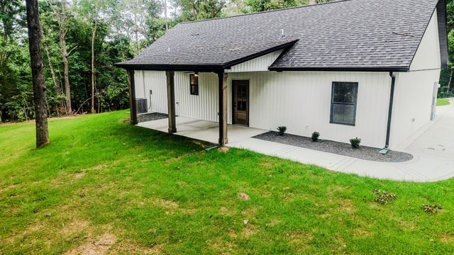 352 Pulley St, Erin, TN 37061