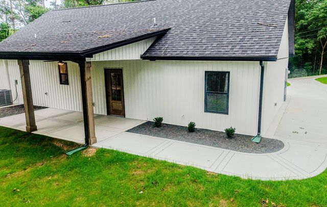 352 Pulley St, Erin, TN 37061