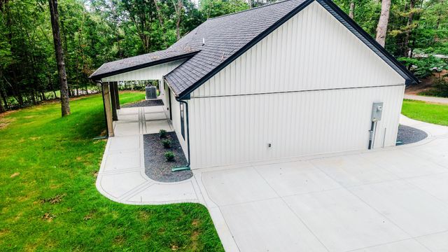 352 Pulley St, Erin, TN 37061
