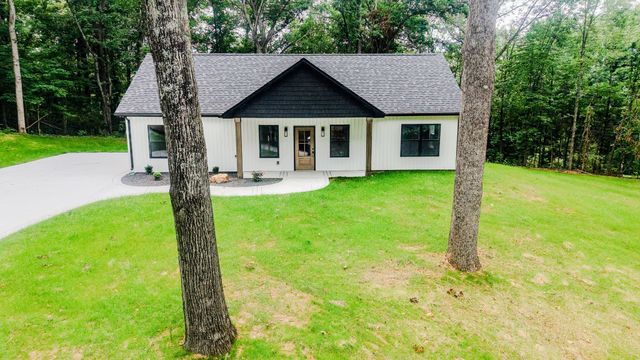 352 Pulley St, Erin, TN 37061