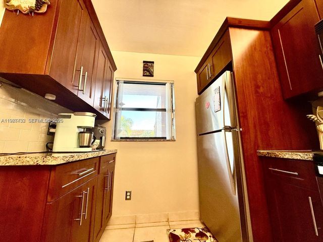 10616 NW 10th St 104, Pembroke Pines, FL 33026