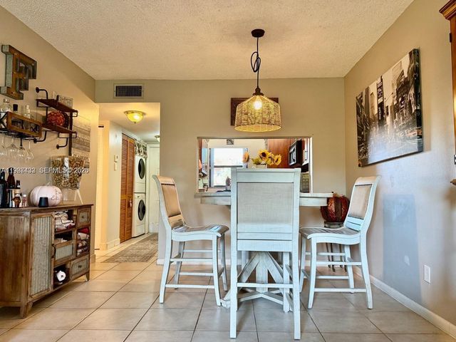 10616 NW 10th St 104, Pembroke Pines, FL 33026