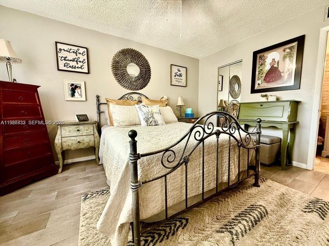 10616 NW 10th St 104, Pembroke Pines, FL 33026