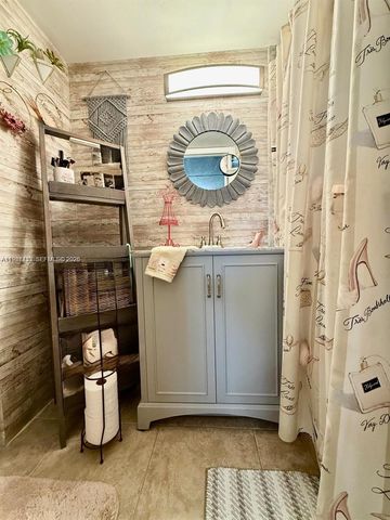 10616 NW 10th St 104, Pembroke Pines, FL 33026