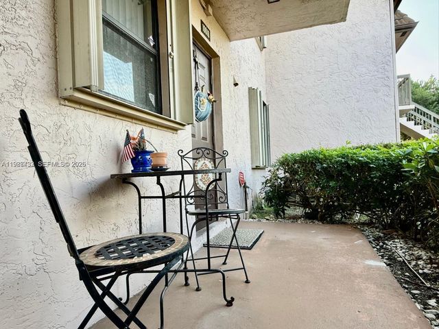 10616 NW 10th St 104, Pembroke Pines, FL 33026