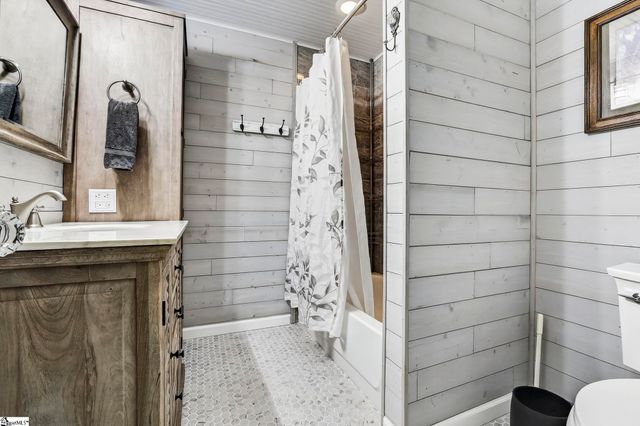 2511 S Pineland Circle, Cross Hill, SC 29332