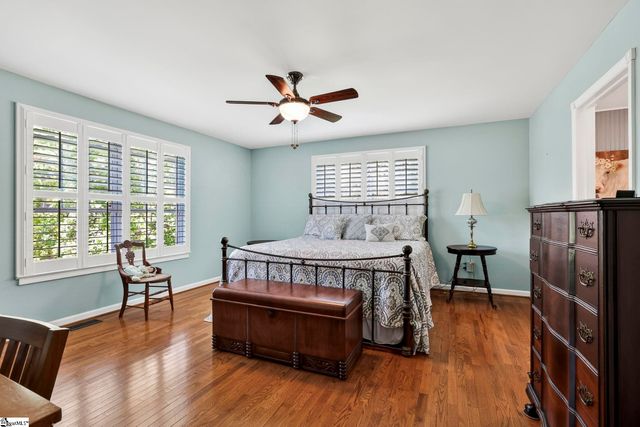 2511 S Pineland Circle, Cross Hill, SC 29332