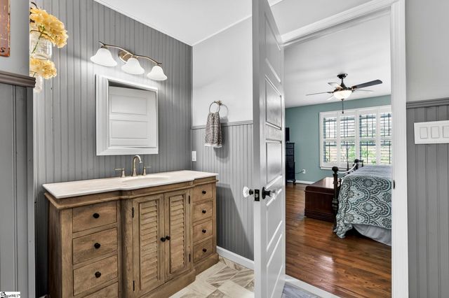 2511 S Pineland Circle, Cross Hill, SC 29332