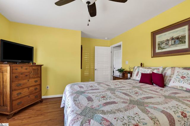 2511 S Pineland Circle, Cross Hill, SC 29332