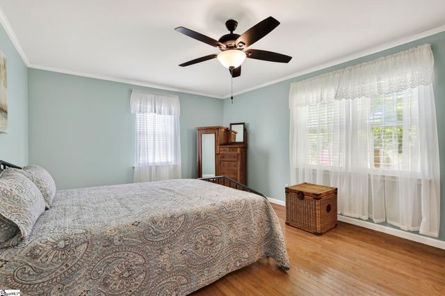 2511 S Pineland Circle, Cross Hill, SC 29332