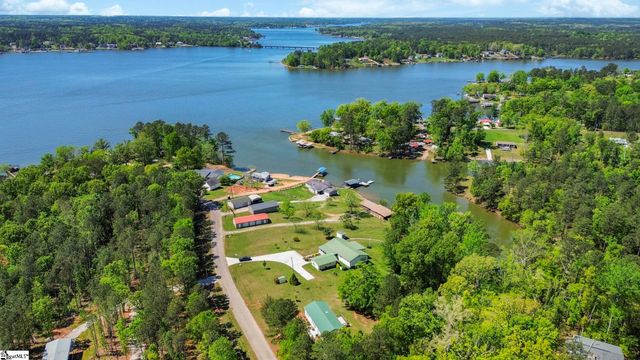 2511 S Pineland Circle, Cross Hill, SC 29332