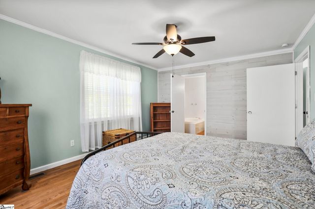 2511 S Pineland Circle, Cross Hill, SC 29332