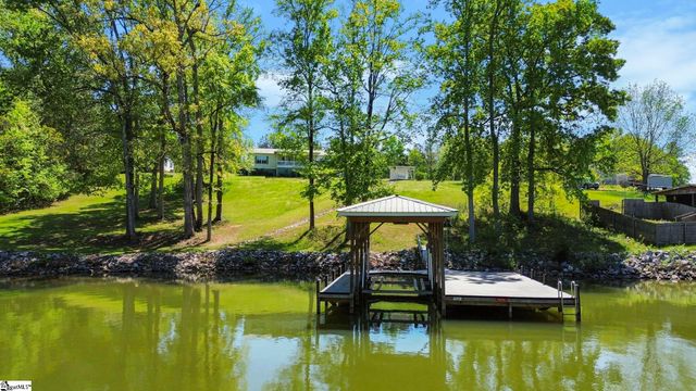 2511 S Pineland Circle, Cross Hill, SC 29332