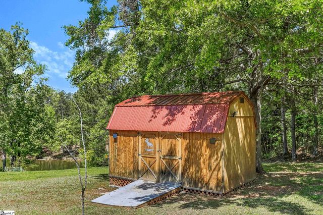 2511 S Pineland Circle, Cross Hill, SC 29332