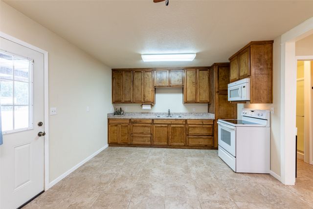 1075 County Road 270, Hico, TX 76457