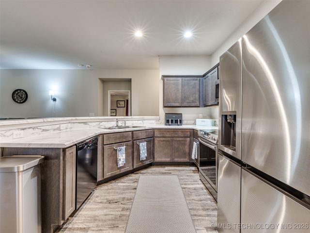 14895 S 274th East Avenue, Coweta, OK 74429