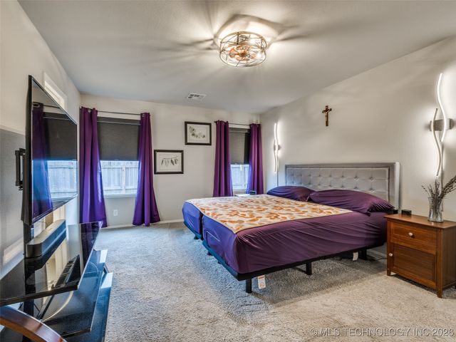 14895 S 274th East Avenue, Coweta, OK 74429