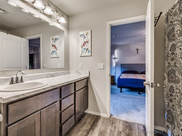 14895 S 274th East Avenue, Coweta, OK 74429