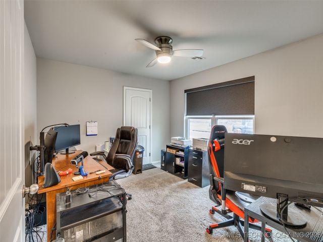 14895 S 274th East Avenue, Coweta, OK 74429