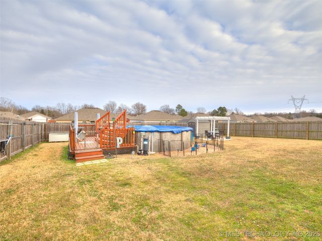 14895 S 274th East Avenue, Coweta, OK 74429