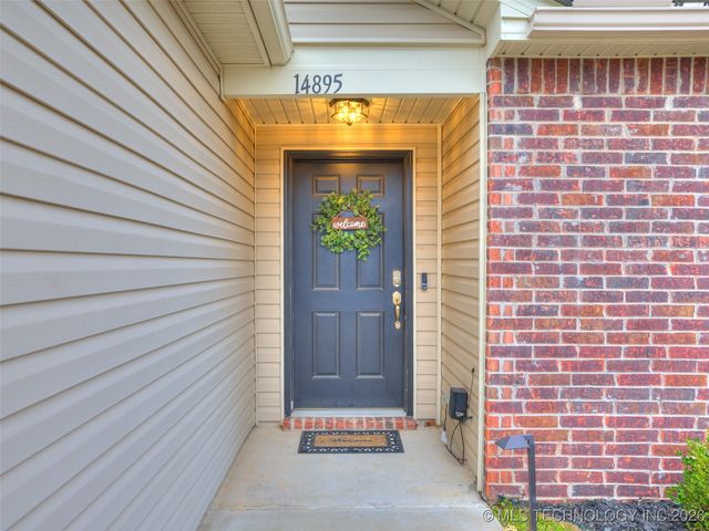 14895 S 274th East Avenue, Coweta, OK 74429