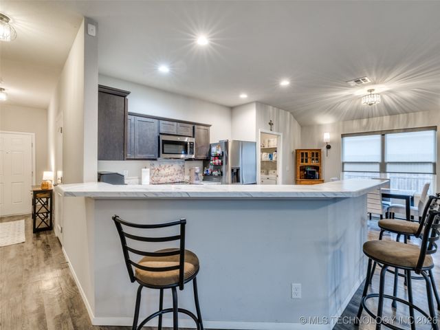 14895 S 274th East Avenue, Coweta, OK 74429