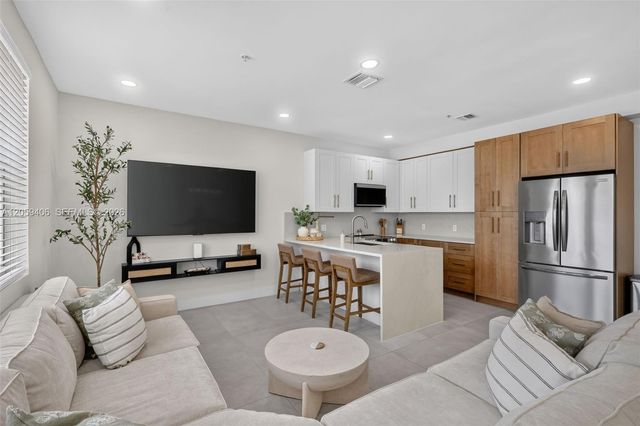 4301 SW 160th Avenue 202, Miramar, FL 33027