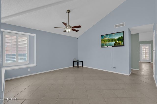 6033 LOS PUEBLOS Drive, El Paso, TX 79912