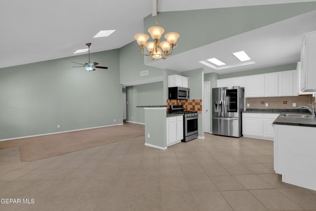 6033 LOS PUEBLOS Drive, El Paso, TX 79912