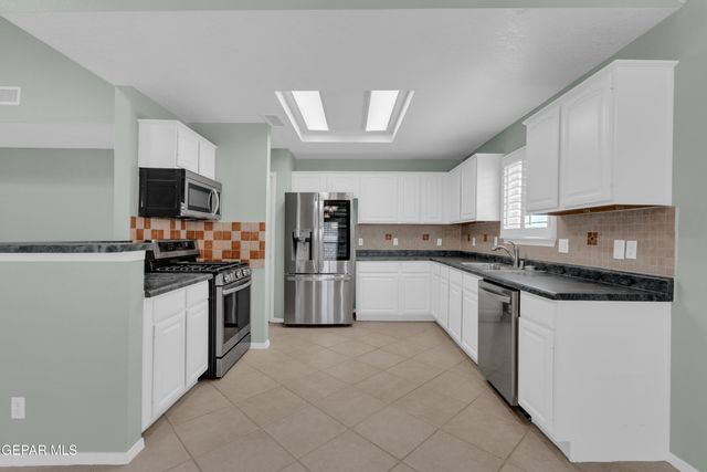 6033 LOS PUEBLOS Drive, El Paso, TX 79912