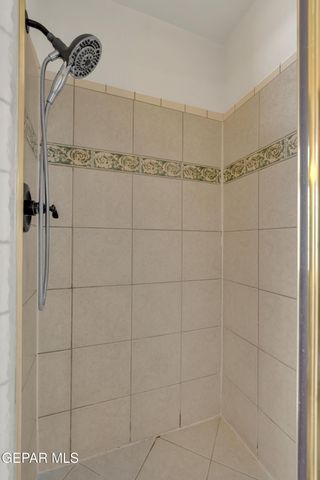 6033 LOS PUEBLOS Drive, El Paso, TX 79912